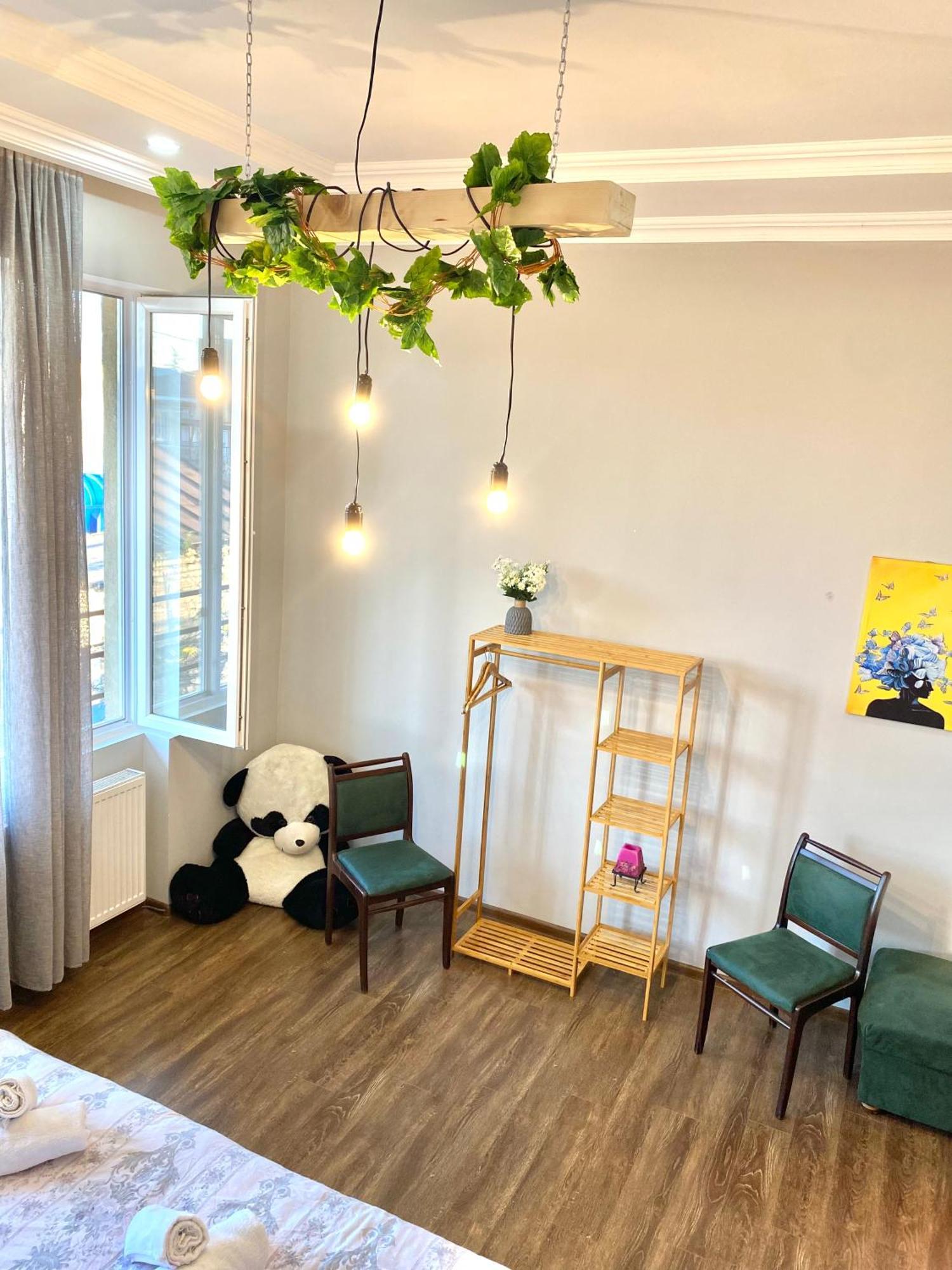 Отель Relax Station Кутаиси Экстерьер фото