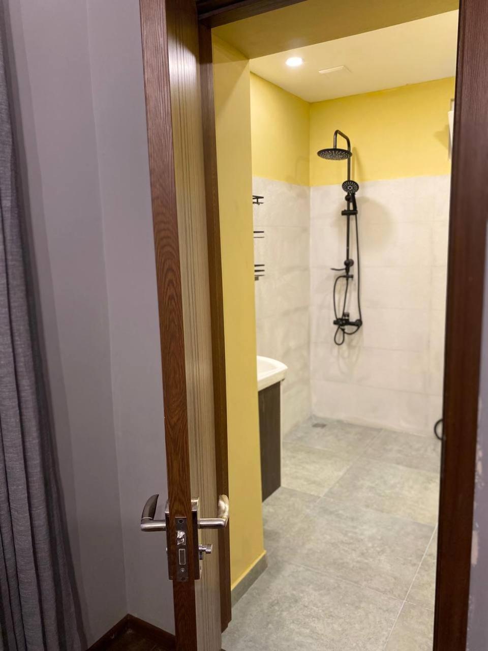 Отель Relax Station Кутаиси Экстерьер фото